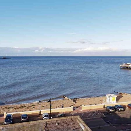 Stylish Beach Front Retreat 2 Bedrooms Herne Bay Exterior photo