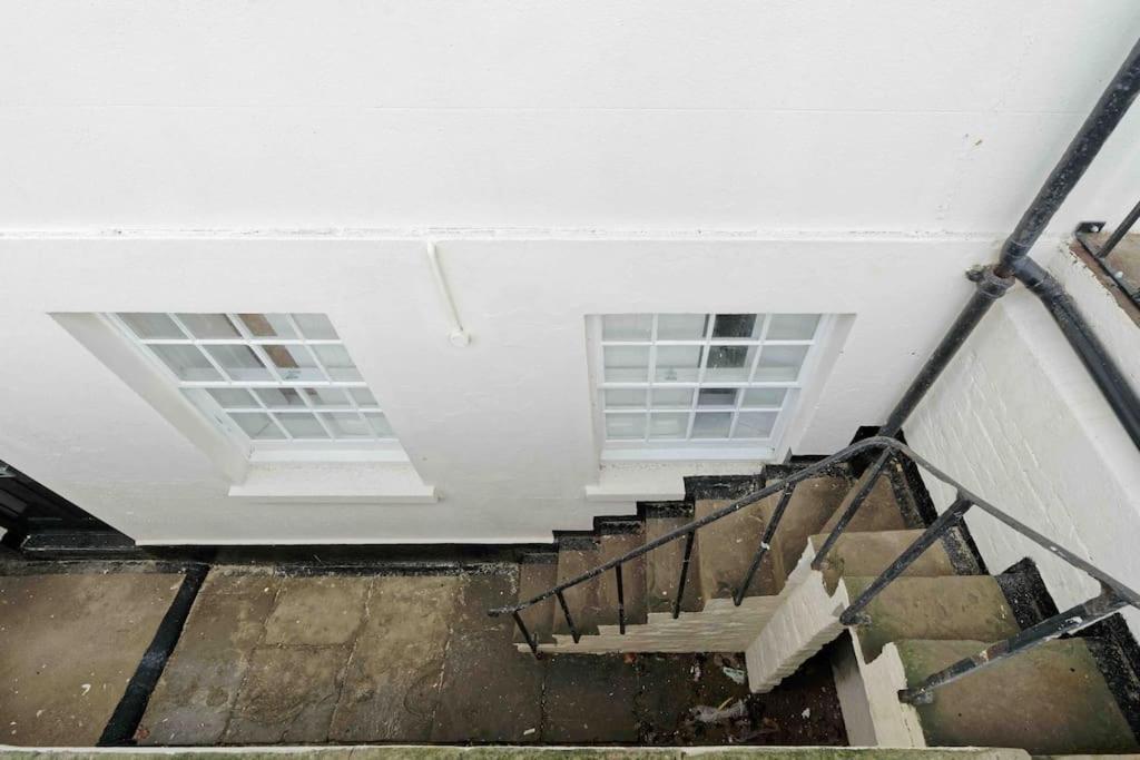Stylish Beach Front Retreat 2 Bedrooms Herne Bay Exterior photo